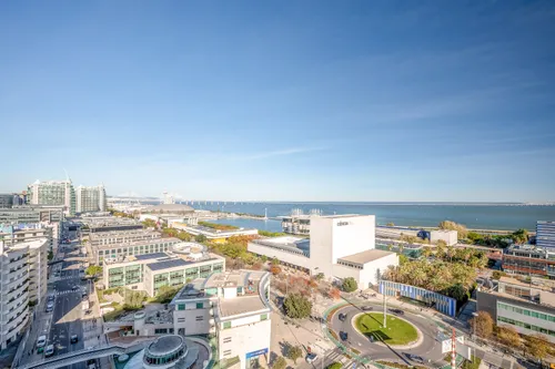 4 Bedrooms Apartment in Parque das Nações