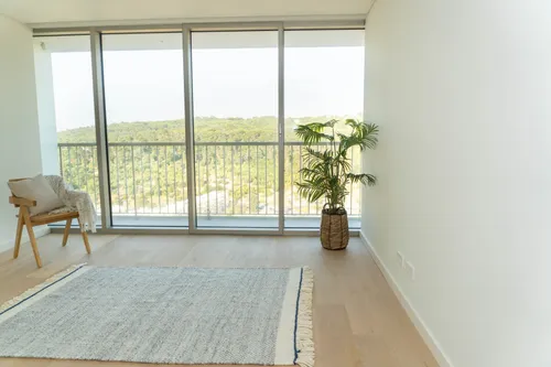 4 Bedrooms Apartment in Campolide