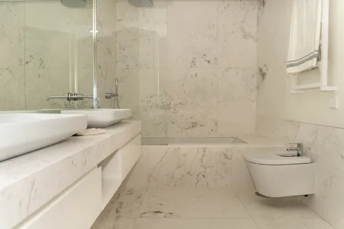 4 Bedrooms Apartment in Campolide