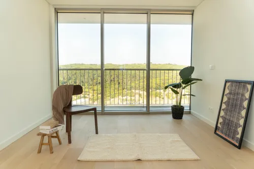 4 Bedrooms Apartment in Campolide