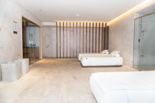 4 Bedrooms Apartment in Campolide