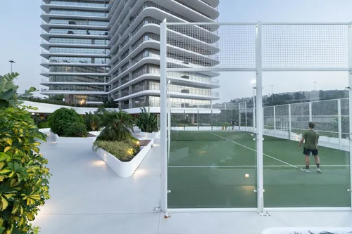 4 Bedrooms Apartment in Campolide