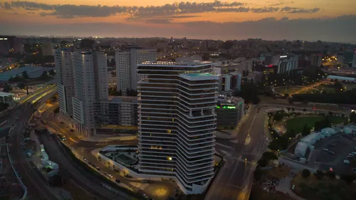 4 Bedrooms Apartment in Campolide