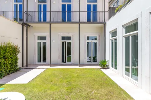 2 Bedrooms Apartment in Santo António