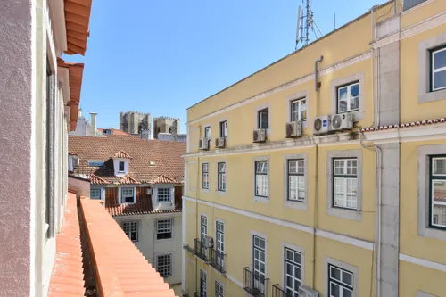 1 Bedroom Apartment in Baixa (Madalena)
