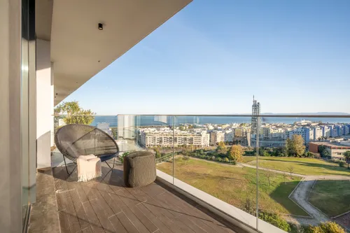 Three bedroom apartment with balcony in Parque das Nações