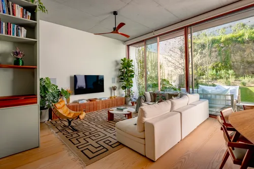 4 Bedrooms Apartment in Marvila