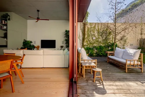 4 Bedrooms Apartment in Marvila