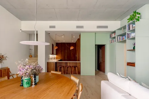 4 Bedrooms Apartment in Marvila