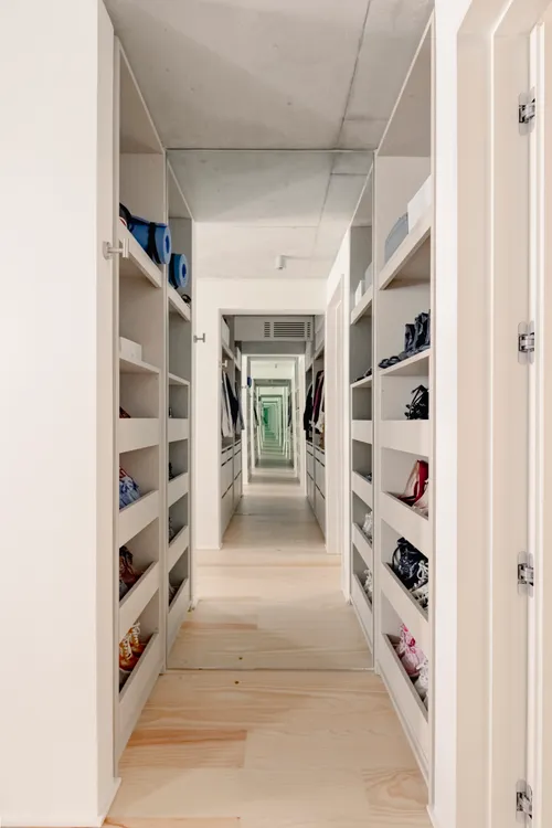 4 Bedrooms Apartment in Marvila