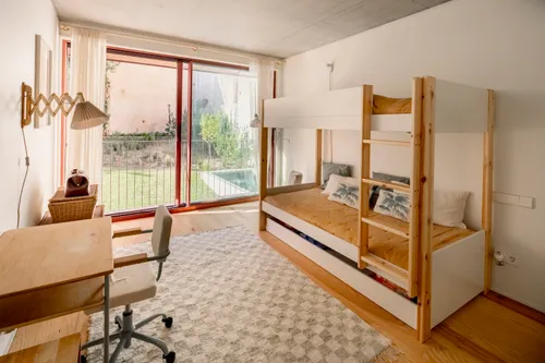 4 Bedrooms Apartment in Marvila