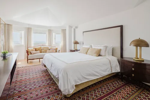 7 Bedrooms Apartment in Estrela