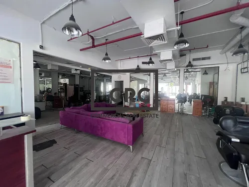 LAKE FRONT | FITTED AND FURNISHED | NO KEY MONEY