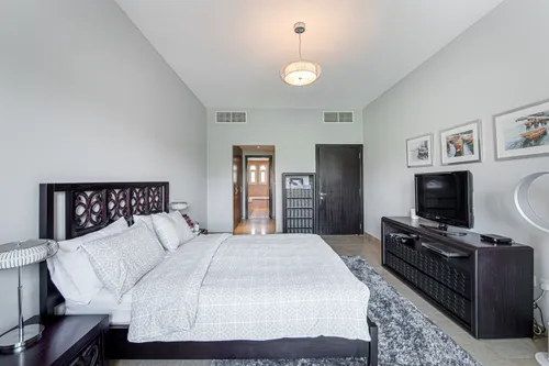 2 Bedrooms Townhouse in District 12V