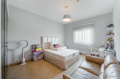 2 Bedrooms Townhouse in District 12V