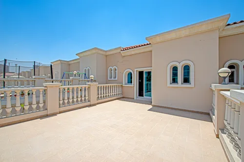 2 Bedrooms Townhouse in District 12V
