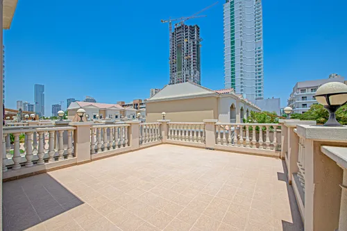 2 Bedrooms Townhouse in District 12V