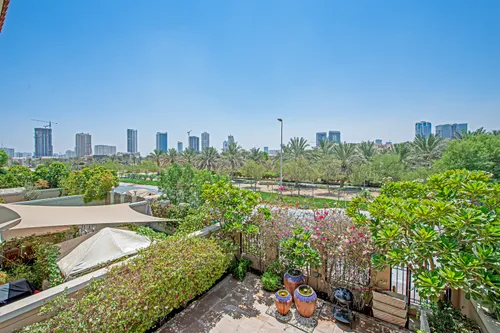 2 Bedrooms Townhouse in District 12V