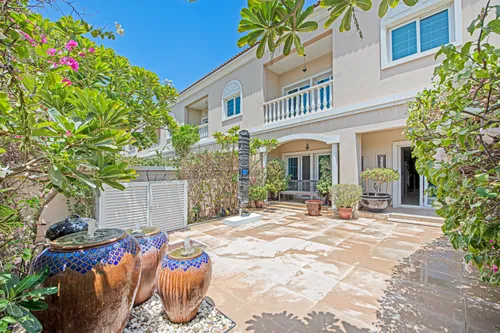 2 Bedrooms Townhouse in District 12V