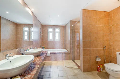 2 Bedrooms Townhouse in District 12V