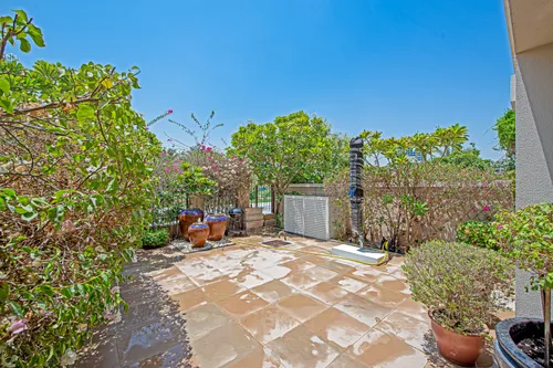 2 Bedrooms Townhouse in District 12V