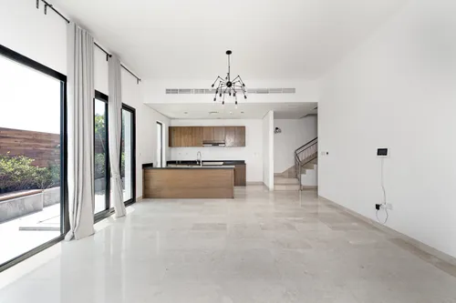 4 Bedrooms Townhouse in Decora Villas