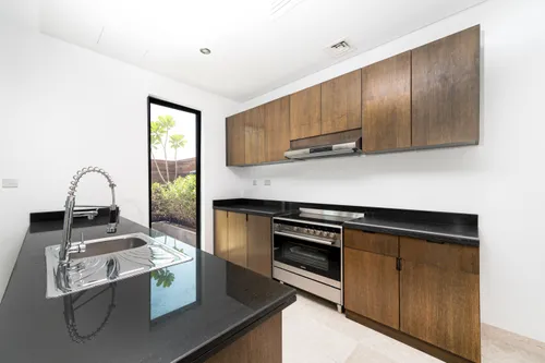 4 Bedrooms Townhouse in Decora Villas