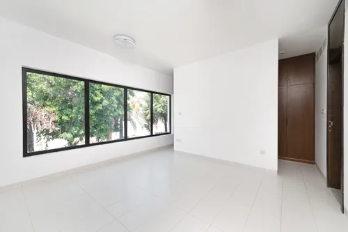 4 Bedrooms Townhouse in Decora Villas