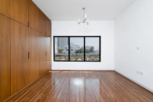 4 Bedrooms Townhouse in Decora Villas