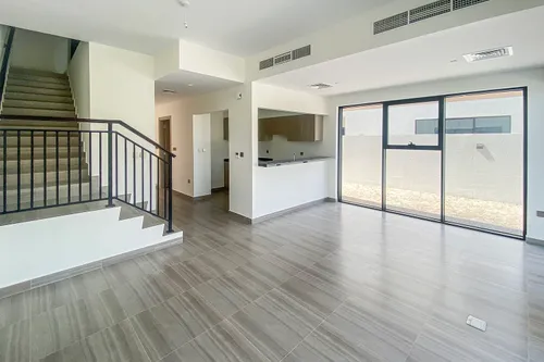 4 Bedrooms Townhouse in Park Residence 1
