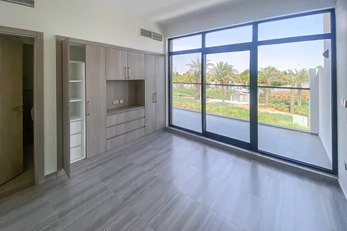 4 Bedrooms Townhouse in Park Residence 1
