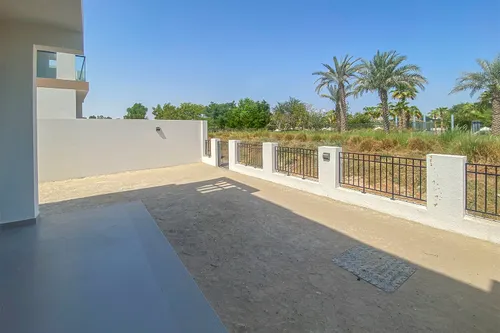 4 Bedrooms Townhouse in Park Residence 1