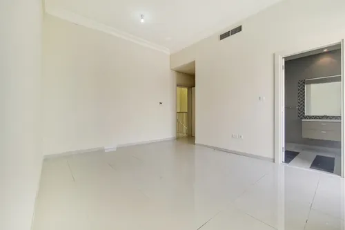 3 Bedrooms Townhouse in Flora