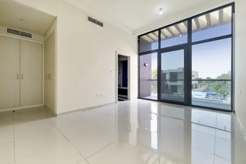 3 Bedrooms Townhouse in Flora