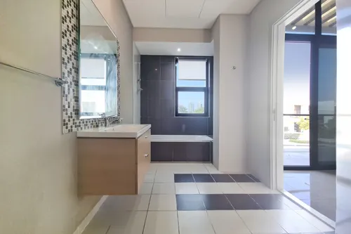 3 Bedrooms Townhouse in Flora