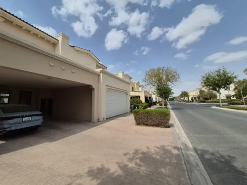 3 Bedrooms Townhouse in Mira 4