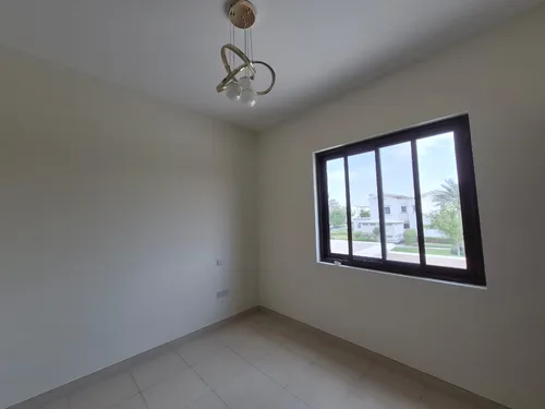 3 Bedrooms Townhouse in Mira 4