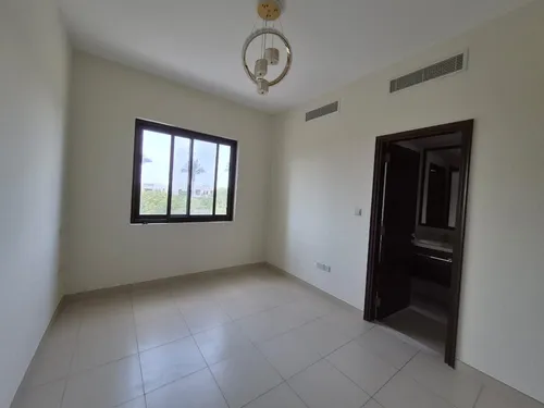 3 Bedrooms Townhouse in Mira 4