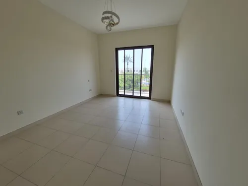 3 Bedrooms Townhouse in Mira 4