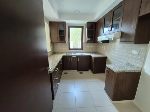 3 Bedrooms Townhouse in Mira 4