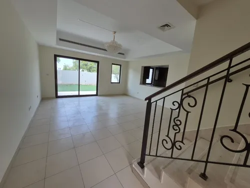 3 Bedrooms Townhouse in Mira 4