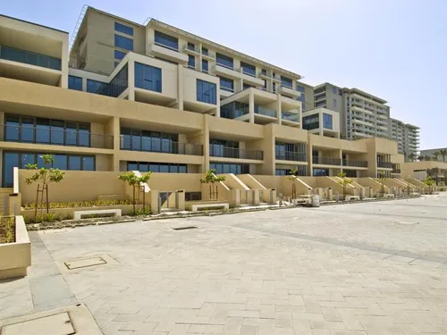 3 Bedrooms Townhouse in Building C