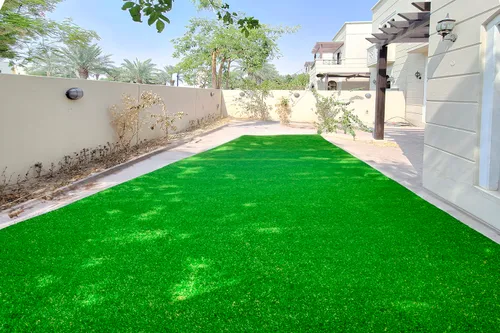 4 Bedrooms Townhouse in Naseem