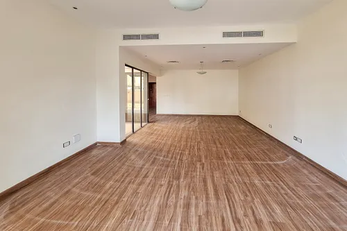 4 Bedrooms Townhouse in Naseem
