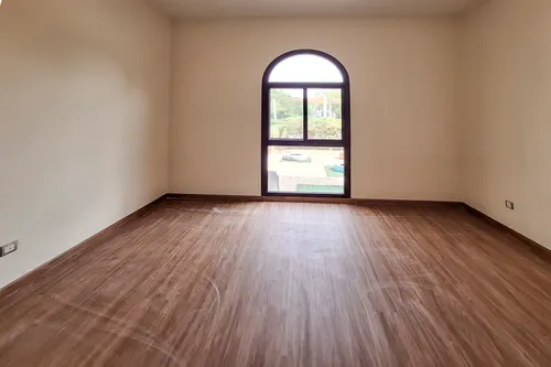 4 Bedrooms Townhouse in Naseem