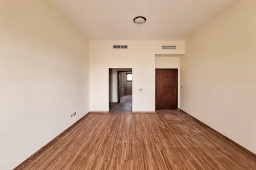 4 Bedrooms Townhouse in Naseem