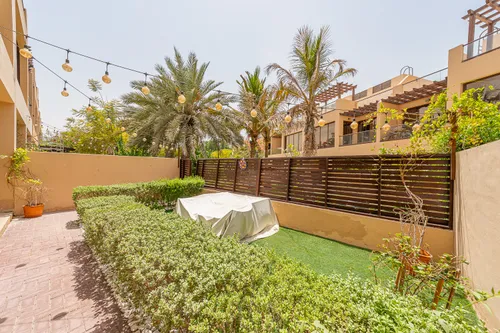 4 Bedrooms Townhouse in Jumeirah Islands Townhouses