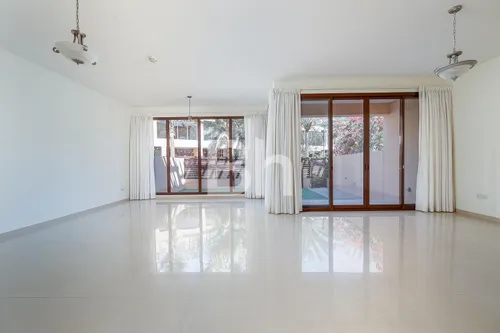 4 Bedrooms Townhouse in Jumeirah Islands Townhouses