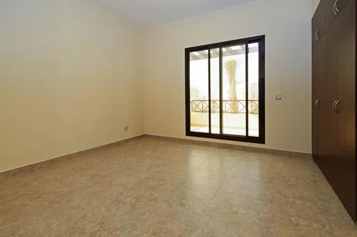 4 Bedrooms Townhouse in Naseem