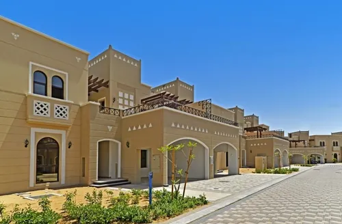 4 Bedrooms Townhouse in Naseem